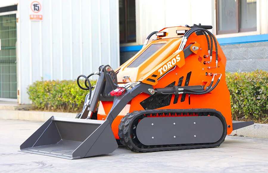 TOROS TRS-480 Mini Skid Steer